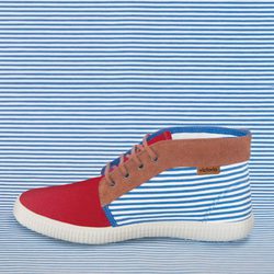 Zapatilla 'Chukka' con rayas marineras de la colección para verano 2014 de Victoria
