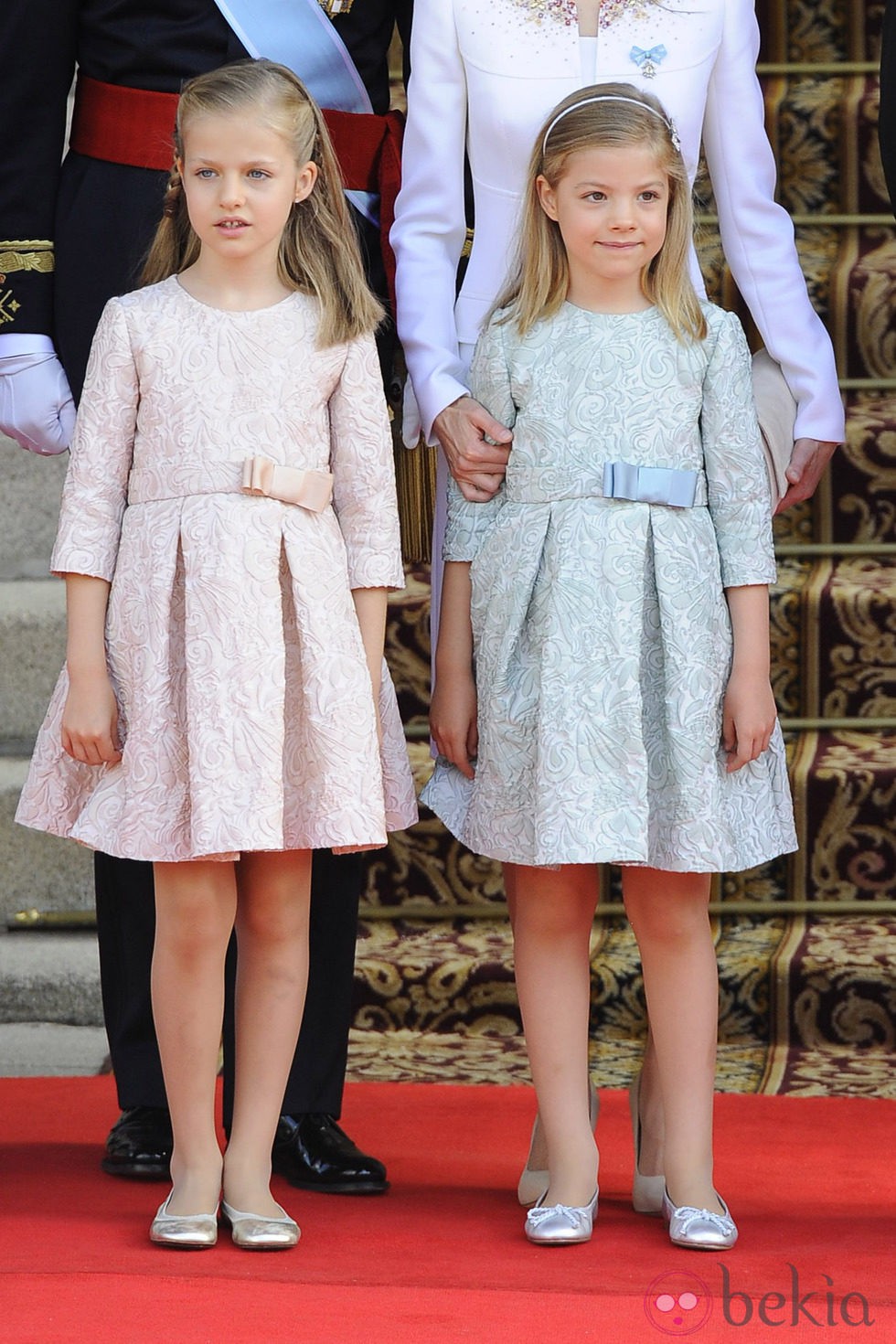La Princesa Leonor y la Infanta Sofía durante la proclamación de Felipe VI