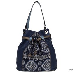 Bolso azul marino con estampado geométrico de Tantrend para verano 2014