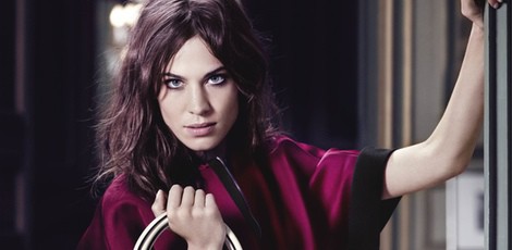 Alexa Chung protagoniza la nueva campaña de Longchamp para otoño 2014