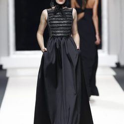 Vestido con pedrería de Jesús del Pozo en Cibeles, colección primavera de 2012
