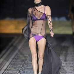 Biquini morado de Andrés Sardá presentado en Cibeles para la primavera 2012