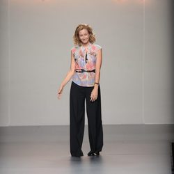 Tiziana Domínguez en el desfile de Adolfo Domínguez, colección primavera 2012