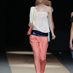 Pantalón bombacho de Miguel Palacio, colección primavera de 2012