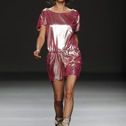 Mono rosa metalizado de Teresa Helbig, colección primavera de 2012