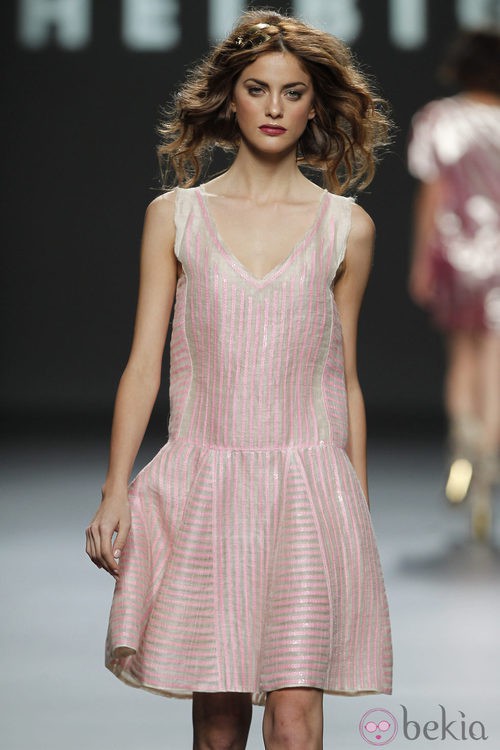 Vestido con lentejuelas rosas de Teresa Helbig, colección primavera de 2012