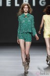 Traje de chaqueta calado con short de Teresa Helbig, colección primavera de 2012