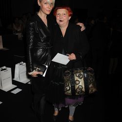 Kate Lanphear y Lynn Yeager en el desfile de Marc Jacobs, colección primavera de 2012