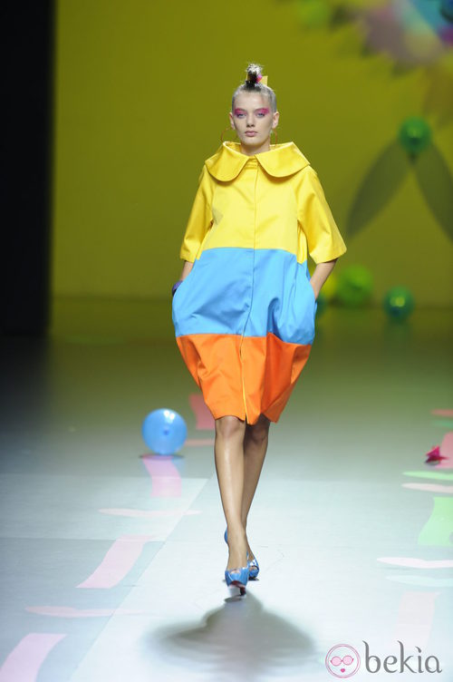 Propuesta tricolor de Agatha Ruiz de la Prada en Cibeles
