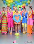Ágatha Ruiz de la Prada al final de su desfile en en Cibeles 