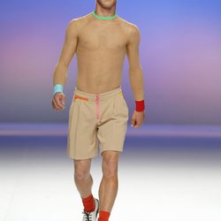 Camiseta transparente con cuello verde de Davidelfín, colección primavera 2012
