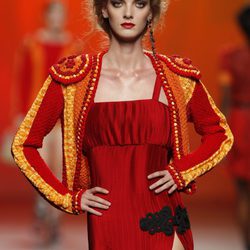 Modelo de inspiración torera de Montesinos, colección primavera 2012 