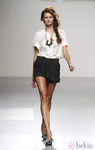 Short negro de Kina Fernández en Cibeles, colección primavera de 2012