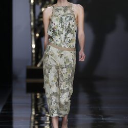 Mono con estampado floral de Ailanto en Cibeles, colección primavera 2012