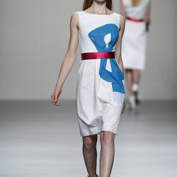 Vestido blanco con motivo de lazo de Lemoniez, colección primavera 2012