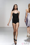 Bañador negro de Amaya Arzuaga en Cibeles, colección primavera de 2012