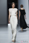 Vestido blanco de Juanjo Oliva en Cibeles, colección primavera de 2012