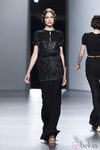 Top con lentejuelas de Juanjo Oliva en Cibeles, colección primavera de 2012