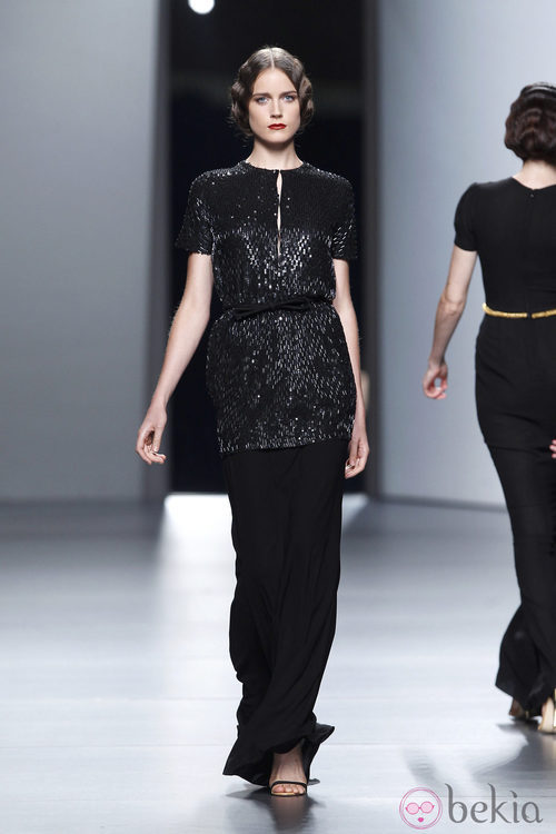 Top con lentejuelas de Juanjo Oliva en Cibeles, colección primavera de 2012