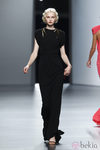Vestido negro de Juanjo Oliva en Cibeles, colección primavera de 2012