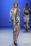 Vestido de estampado africano de Martin Lamothe en Cibeles