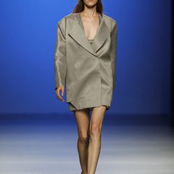 Gabardina de Martin Lamothe en Cibeles