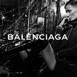 Gisele Bündchen con un sorprendente corte de pelo para la campaña de Balenciaga