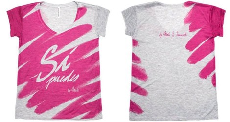 Camiseta diseñada por Malú en colaboración con Swarovski para luchar contra el cáncer de mama