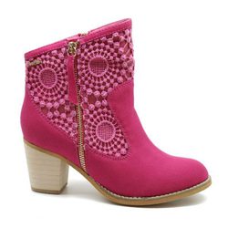 Botín campero fucsia de Refresh para verano 2014