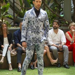 Traje estampado de Emidio Tucci para primavera/verano 2015