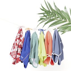 Bañadores de la colección 'Splash into the summer' para verano 2014 de Springfield