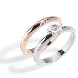 Anillos de oro rosa y acero con flor y mariposa de la colección 'Love Rings' de Morellato