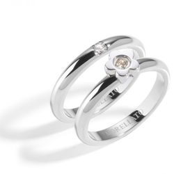 Anillos de acero con flor y mariposa de la colección 'Love Rings' de Morellato