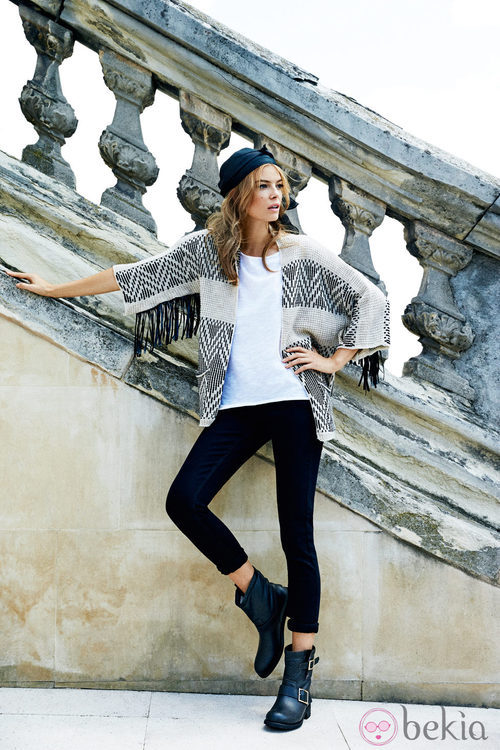Chaqueta geométrica con flecos de la colección otoño/invierno 2014 de Poète