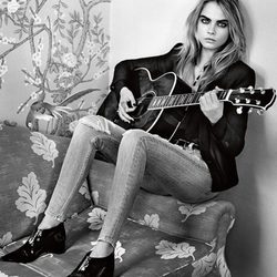 Cara Delevingne posa para la nueva campaña otoño/invierno 2014 de Topshop