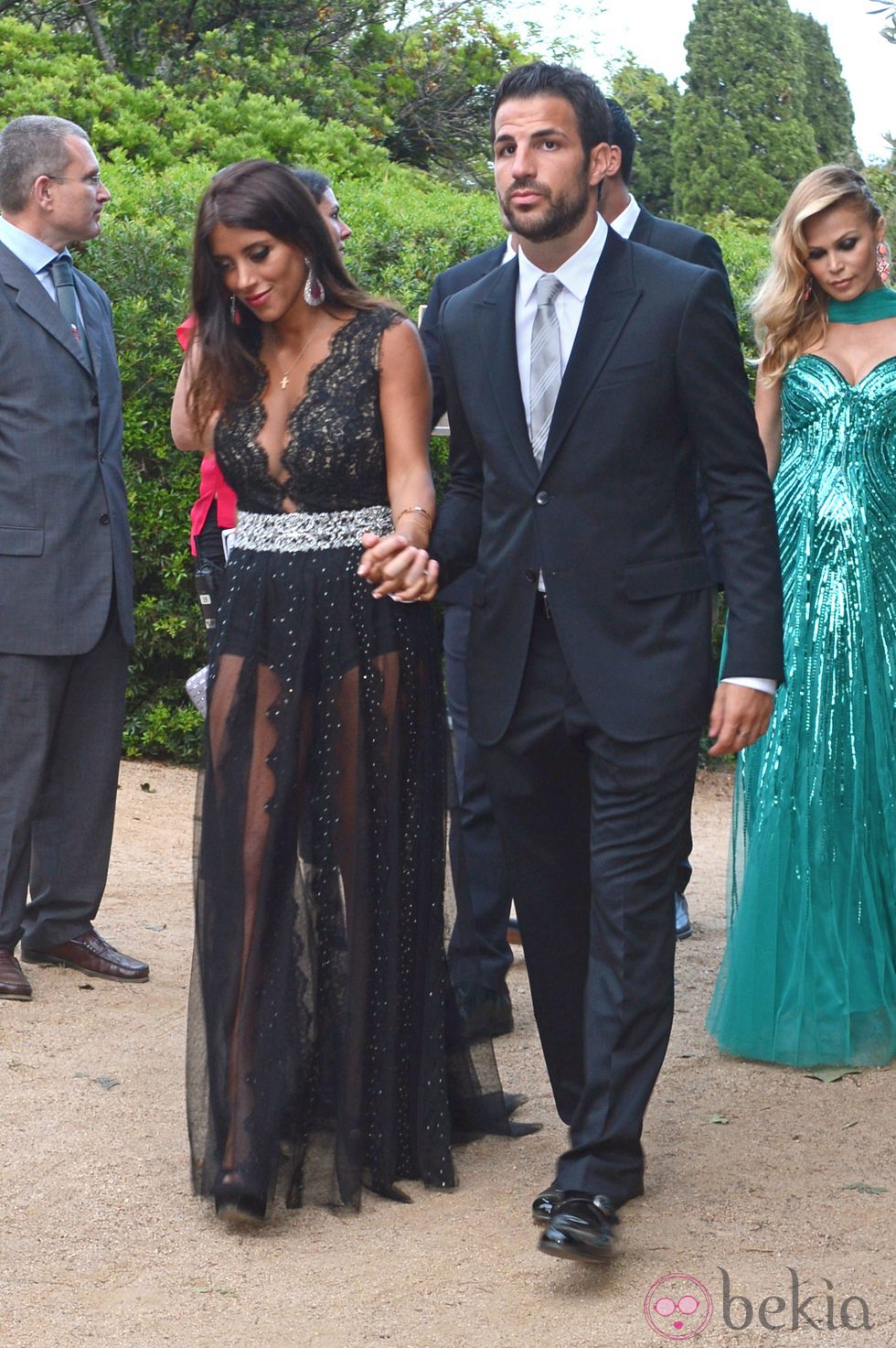 Daniella Semaan con un vestido negro con transparencias 