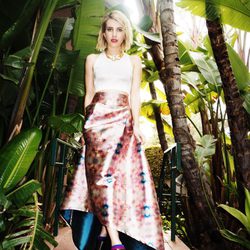 Falda de satén y top blanco de la colección otoño/invierno 2014 de Jimmy Choo
