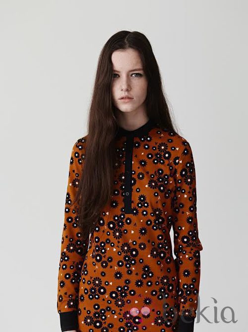 Vestido con estampado de margaritas de Fred Perry