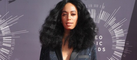 Solange Knowles con traje de H&M Studio Collection en los MTV Video Music Awards 2014