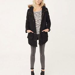 Parka negra de la colección otoño/invierno 2014/2015 de Suiteblanco