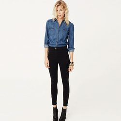 Camisa vaquera y jeans negros de la colección otoño/invierno 2014/2015 de Suiteblanco