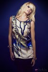 Adriana Abenia con blusa estampada de Barbarella otoño/invierno 2014