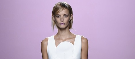 Vestido con molduras de Devota & lomba en Madrid Fashion Week primavera/verano 2015