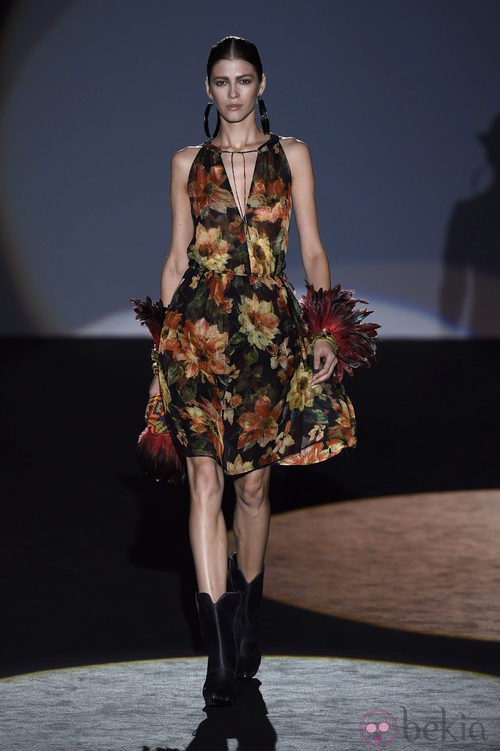 Vestido de flores de Roberto Verino en Madrid Fashion Week primavera/verano 2015