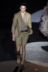 Traje de color verde de Roberto Verino en Madrid Fashion Week primavera/verano 2015