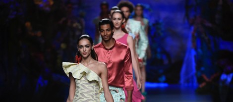 Carrusel final del desfile de Francis Montesinos en Madrid Fashion Week primavera/verano 2015