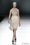 Vestido de micro-pelo de Moisés Nieto en Madrid Fashion Week primavera/verano 2015