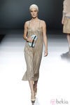 Vestido plisado de Moisés Nieto en Madrid Fashion Week primavera/verano 2015