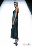Vestido verde botella de Roberto Torretta en Madrid Fashion Week primavera/verano 2015.