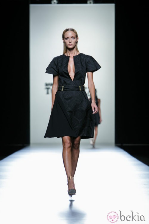 Vestido negro de Roberto Torretta en Madrid Fashion Week primavera/verano 2015